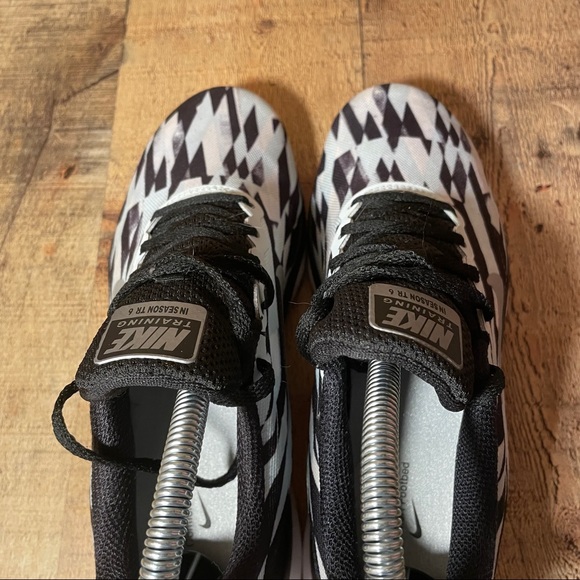 Nike Women in Season Trainer Size 6 Running Shoes - Picture 8 of 8